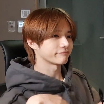 bg_01_03_13's profile picture. 