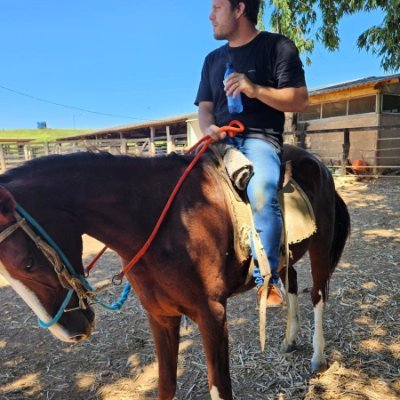 QUIA ANIMA MEA IN MANIBUS MEIS SEMPER 🚀👷♂️ENGENHEIRO de nascença 🐂 BOIADEIRO por herança 👮🏻♂️POLICIAL pelo destino📈INVEST 🧠CATÓLICO pela razão.