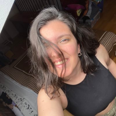 IchiG_4's profile picture. G96. Viviendo en mi propio mundo con baloncesto, cámaras y un micro // Graduada en Comunicación Audiovisual // Instagram: @iciargrphoto