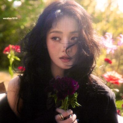 ♫ | ミ★ min.nicha (^,=ܫ=^,) ot6⠀⠀⠀⠀⠀⠀⠀ ⠀⠀ ⠀⠀⠀—— Minnie's first solo album 'HER'🪞
