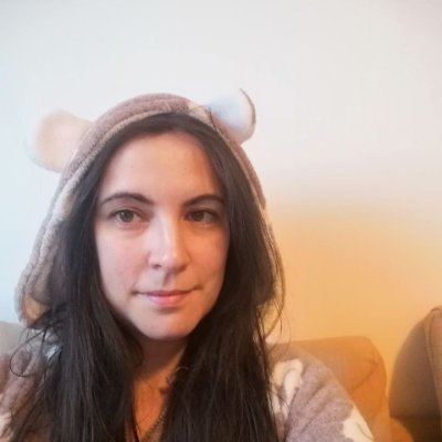 Desarrolladora de software y de juegos de rol a tiempo parcial, adoradora de gatitos a tiempo completo 🏳️🌈 Ella/She
https://t.co/bENYtL2uHy