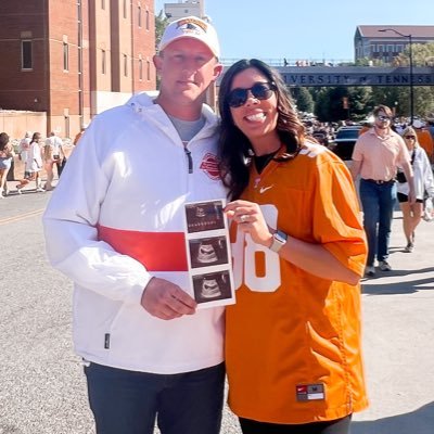 History Teacher, Defensive Backs Coach @FootballBga, Married to the BEST @michelledelk19, and Father to Shepherd. Past Football EQM for The Vols. #SWARM #FFF