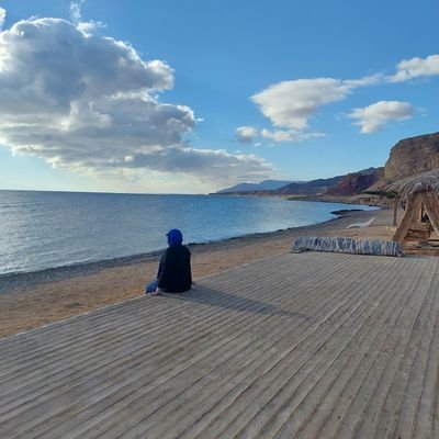 و لَعلَّ ما تَخشاهُ لَيسَ بِكائنٍ، ولعلَّ ما تَرجوهُ سَوفَ يَكونُ
ولعلَّ ما هَوَّنتَ لَيس بِهَيّنٍ، ولعلَّ ما شدّدتَ سَوفَ يَهونُ