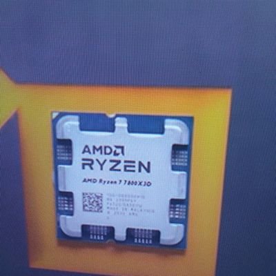 rovert_robert_'s profile picture. 