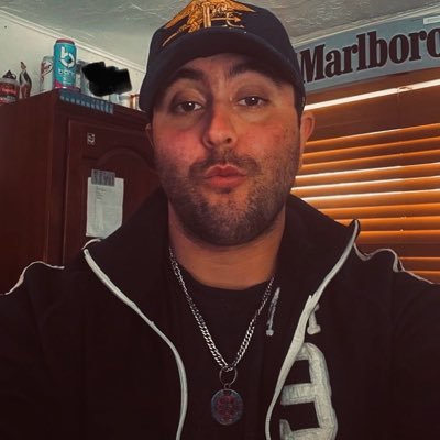 just your basic dude with a big third leg, and a sexual drive and energy that is always full throttle.. ask me anything I’m an open book. I’m 6 foot 2 230lbs