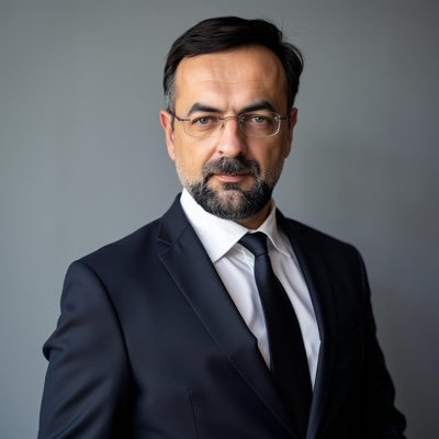 Digitalization and Vis Expert. Hobby: History, Politics and Literature. PhD at University of Vienna