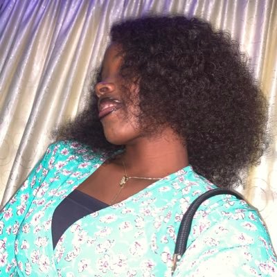Niphyll's profile picture. Social Media Manager | Fiction & Creative Writer | Storyteller | Exploring love, desire, and emotion through stories. A fashion stylist✂️