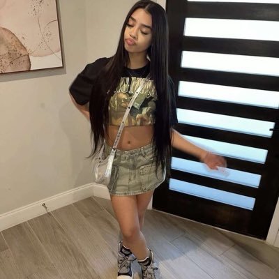 message me for content🫶🏽 Venmo, cashapp, PayPal if your broke pls don’t text me xoxo no previews