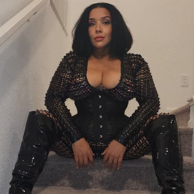 Mistress Amazon Goddess MsMadyson A. DeLaRough Profile