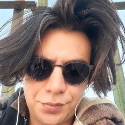 کمی شط پستینگ و میم، مقداری نظرات شخصی و الباقی هم از علایق و جهانبینیم، به صورت کلی علوم انسانی، هنر و تکنولوژی.