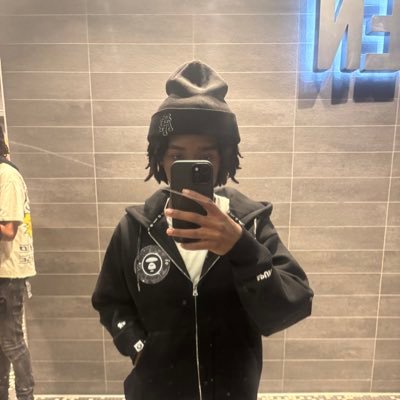 negavte's profile picture. everybody eat