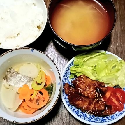 趣味として旅行✈️と料理🍳をたくさんしています。
幸せは手作り🏠
毎日を大切にします。
無言フォローすみません。