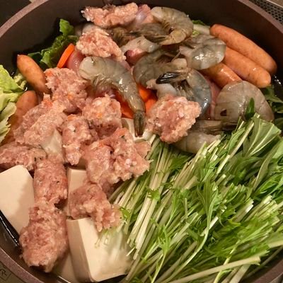 趣味として旅行✈️と料理🍳をたくさんしています。
幸せは手作り🏠
毎日を大切にします。
無言フォローすみません。