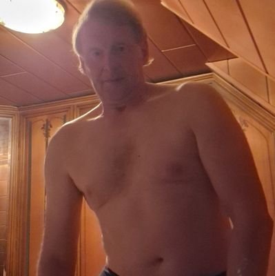 stehe gerne bereit für Spaß an alle Gender. Auch unter Signal stecher_lecker.66
Bi Kerl Naturgeil