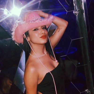 Deus criou o homem e a mulher e eu escolhi amar os dois 🌈