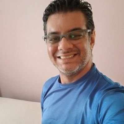 Sou Bacharel em Tradução e Interpretação, pós-graduado como Especialista em Formação de Docentes para Ensino Superior e leciono a língua inglesa há sete anos.