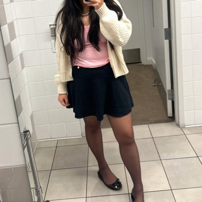 daisiesaremine's profile picture. findom princess 👸🏻:D 5'1 japanese 🇯🇵🇺🇸 blogger 🌸 🌼 🌺 college teen brat, 18, cashapp me $25 to speak: