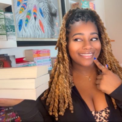 she/her🌻┊Romance & Thriller Lover 📖┊#ACNH 🍑┊#booktwt Bookstagram, TikTok, & Booktube : @readwithcupcake 🤍