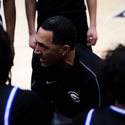 Gresham Boys Basketball Varsity Head Coach 🏀 “Took off the blazer 👨🏽💼 loosened up the tie, stepped inside the booth ☎️ Superman is alive 🦸🏽♂️”