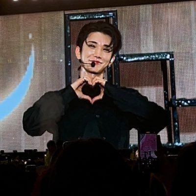 # kwak dongyeon love bot seventeen, bp, twice, exo and got7 🫶🏻 f1🏎️ https://t.co/IeVKsycZEN fan account
