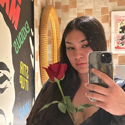 peetsforpeets's profile picture. cancer sun, leo rising, taurus moon. she/her. large hands.