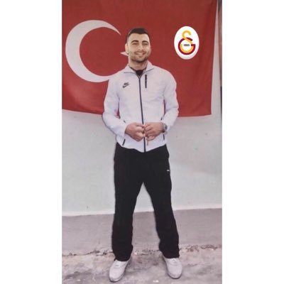 Takımımızı gönülden seviyoruz. Gönülden destekliyoruz. Canımızı bile veririz. Biz aşığız. Aşkında tarifi yoktur.