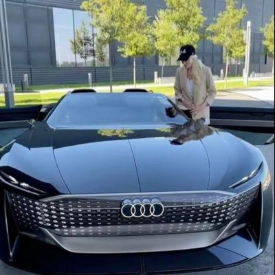 I'm a caring and honest 💕💕 I'm a billionaire I came from wealthy family👨👩👧 I came here to help the poor in any situation