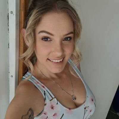 k_I_M_Z_Y's profile picture. Lover of life and living. 
Time is the only irreplaceable commodity.