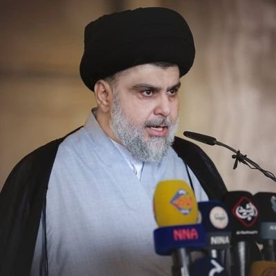 ويسألونكَ عن المقتدى قُل هو ابن خير مراجع الله ڪلهم 🤍☁️
