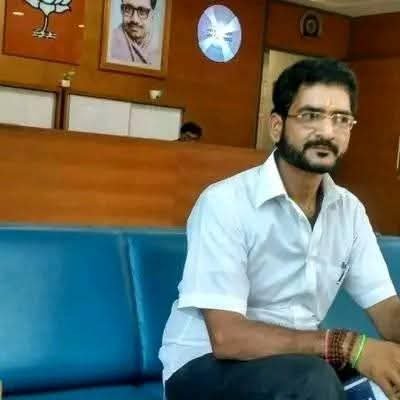 GoldsmAlok's profile picture. धर्मो रक्षति रक्षिता:गौ भक्त 31 वाँ अकाऊंट
 ना अपमान भय ना सम्मान का मोह ना शत्रु ना मित्र ना अपना ना पराया #बाल्यकाल स्वंय सेवक
#भाजपा #दार्शनिक
#मैढ़_राजपूत