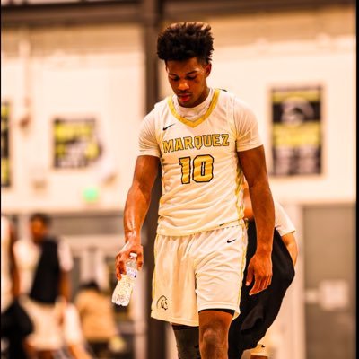 The Staples Legacy | 3 🌟🌟🌟| 16yrs old, 6’4, 205 | Basketball #10 | Football #11 | Volleyball #10 | 4.15 GPA C/O 2027 NCAA ID #2506648088
