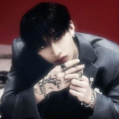 syhuvf's profile picture. Obsessed with stray kids and bangchan ★