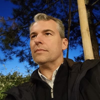 Per la terra, per la llengua, per nosaltres.
Catalunya lliure, rica i plena.
Salvem Catalunya!
Sóm el motor del canvi! A.C.