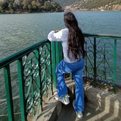 सोच अच्छी होनी चाहिए , क्योंकि नज़र का इलाज़ तो मुमकिन हैं , पर नजरिये का नहीं