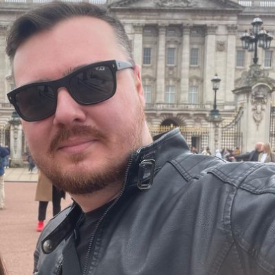 Faço uns paranauê com Cloud e Kubernetes, pesco ideias (e peixes quando dá), filosofando sobre a vida e uns pods caindo. Curioso nível