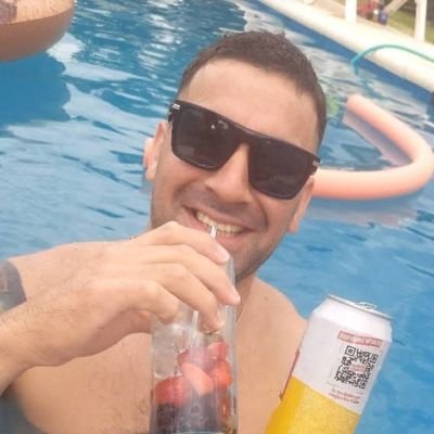 viajero 100%. fanático de banfield.
garrafa por siempre el nro 1