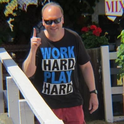 3rd_ronald80636's profile picture. Making a fun & positive way of living life. Keep enjoying yourself while always striving for your goals