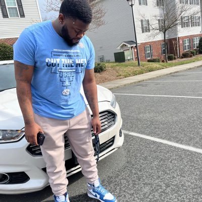 Father of three. 💙💓 📷 sosouthern336 👻 sosouthern_336 #TreFo 🤟🏾