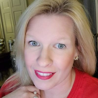 marketing, communications, pr practitioner | government sector | gamecock grad | community involvement enthusiast | love boating, travel, music, football, art