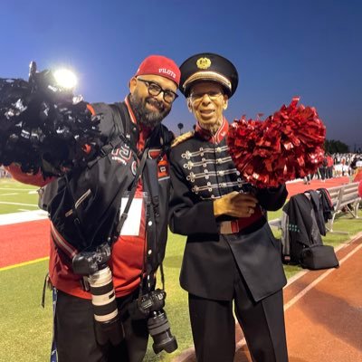 realvargas325's profile picture. 