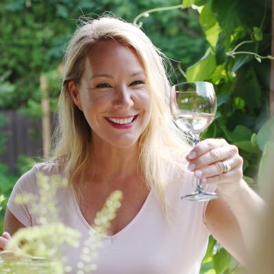 josey_arsenault's profile picture. Fondatrice https://t.co/YZtXKTwSaU, co-animatrice Le retour de Radio X, animatrice podcast Libres et Sans Tabous