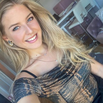 Aveline465's profile picture. ⭐🌟✨ Conservative liberal woman Classic Cars | MAGA 🦅 |  🖋️ Pro-2A 🔫    & Constitutional Rights    📜 #Trump2024