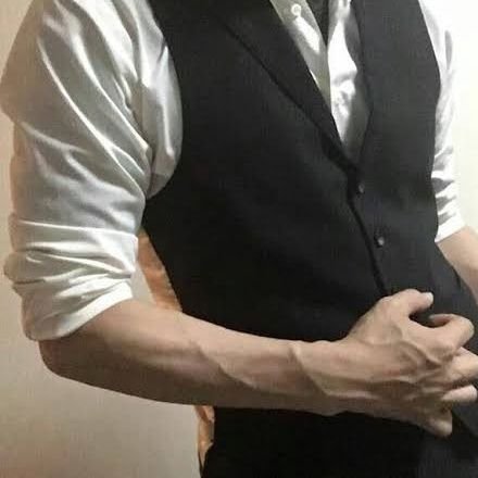 mrvic085's profile picture. 25yo 🇺🇲 5'11 | Single | DMs closed. I give my care to the one who earns it. If you’re worth it, I’ll text you