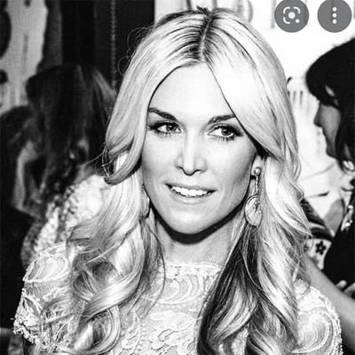 Bestselling International Author #AWomanMakesAPlan 📖Doctor of Dietetics 👩🎓 Supermodel 😉 #ItsGreatToBe76 Agents⬇️