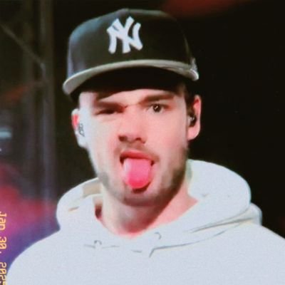 90's, streamer afiliada twitch, directioner, pisto/leira, ceo/caps.