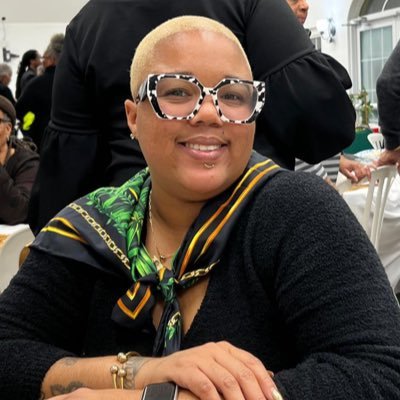 MechelePringle's profile picture. BA & MA special needs & inclusion // Middle school special needs teacher 🤓👨🏾‍🦽