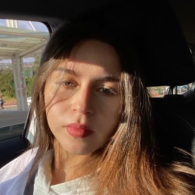 Laurajuliana_2's profile picture. ✨✨