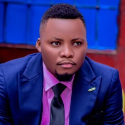Chercheur en communication ✍🏽
Journaliste des médias 📻📺📱
Community Manager 👌🏽
CEO de NTEMO CD 🤝🏾
Passionné de la boxe 🥊