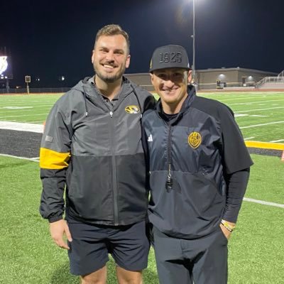 Husband to a wonderful woman and Father to two children. Defensive Coordinator & LB’s Coach @ Smith-Cotton High School #NoExcuses #OnwardHuskers #GoPackGo