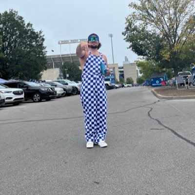 Your crazy Kentucky fan who is known for the bibs / Football Freddie / #BeHereForIt / #BillsMafia / #DallasCowboys / #BBN